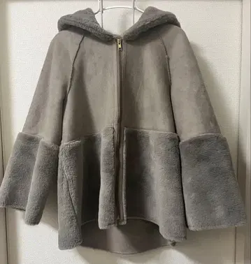 ANNA LUNA A라인 페이크 무스탕 후드 부착 그레이 코트