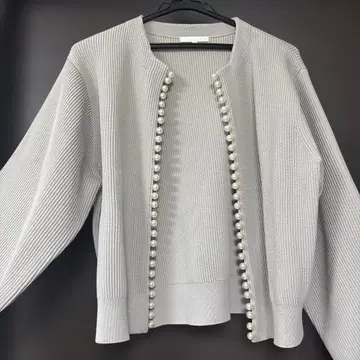 가디건 그레이지 같은 색상