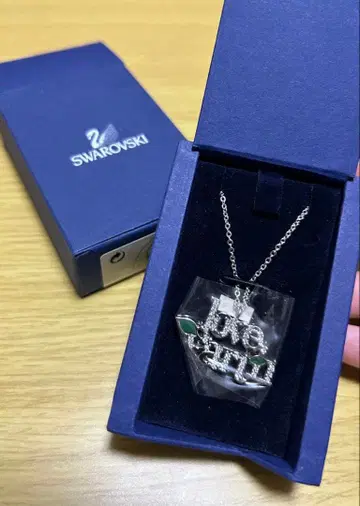 SWAROVSKI Love Earth 펜던트 992860