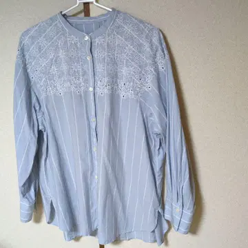 스카이블루 자수 스트라이프 긴팔 셔츠