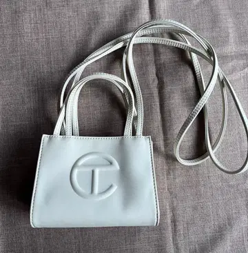 텔파 화이트 숄더백 S 사이즈