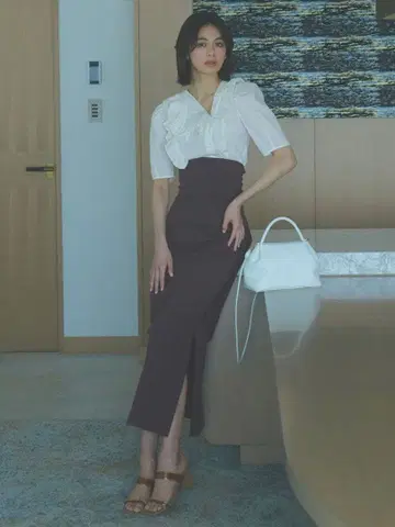 SNIDEL 슬릿 펜슬 스커트