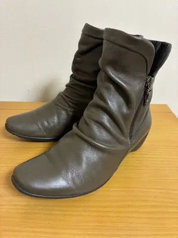 [ 새상품급 ] vita nova 숏부츠 23.5cm