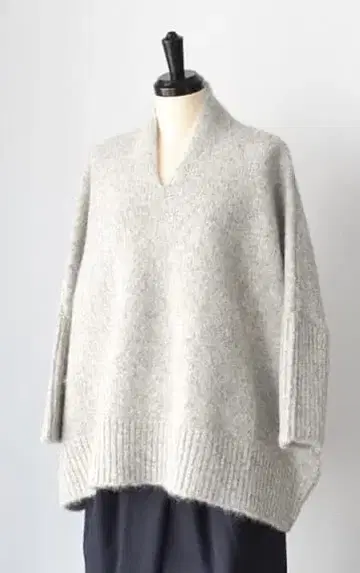 Le pivot 루 피팟 알파카 혼방 V넥