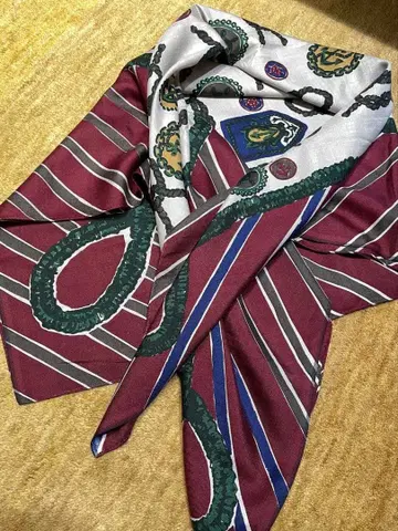 45R 실크 마린 패턴 스톨 보자기 크림슨