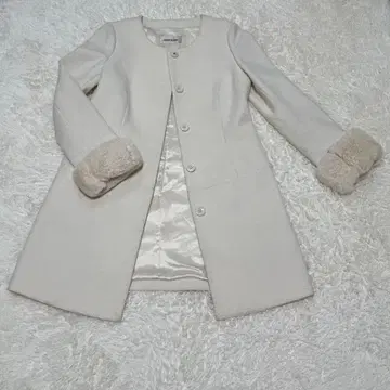 미슈마슈 소매 퍼 노카라 코트 고급 아이보리 38 M 2way