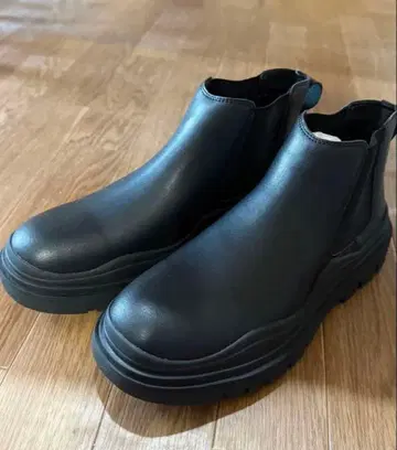 BURNER 블랙 x 블랙 사이드 고어 부츠