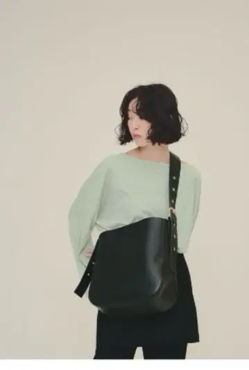 지나시스 숄더백