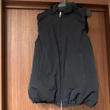 띠어리 THEORY 다운 베스트 S 사이즈