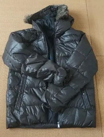 유니클로 후드 부착 다운 자켓 M 다크 브라운