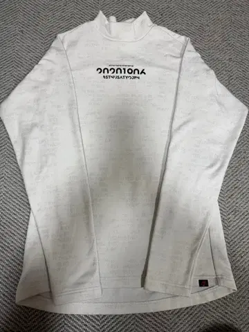 New Balance 화이트 모크넥 긴팔 셔츠 두꺼운 원단 L size