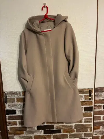 베이지 후드 부착 롱 코트