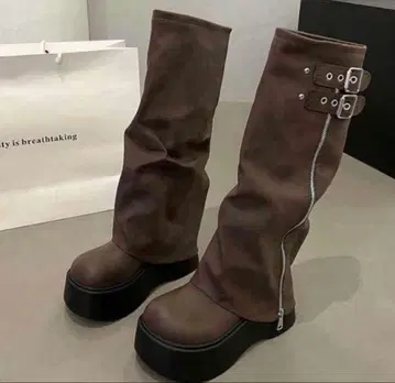 브라운 롱 부츠 사이드 지퍼 포함