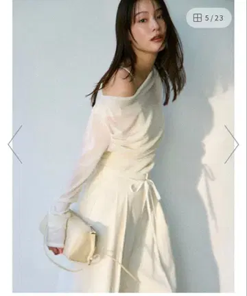 미사용 새상품 FRAY I.D 데콜테 턱 플로키 튤 상의