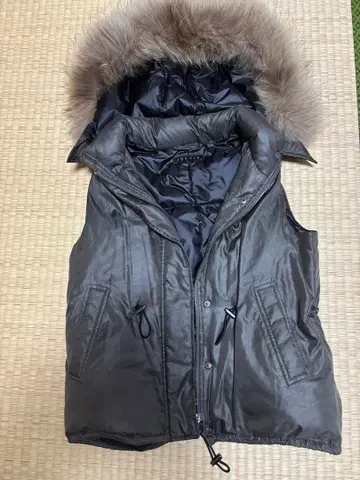 theory 후드 부착 다운 베스트 M 그레이