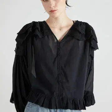 scallop frill blouse