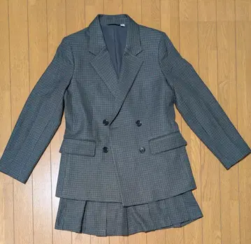 새상품 GU 체크 무늬 셋업 M 사이즈 자켓 미니 스커트