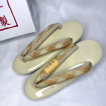 새상품 카렌 로쏘 슈가 M 사이즈 고토 끈 아이보리 최신작