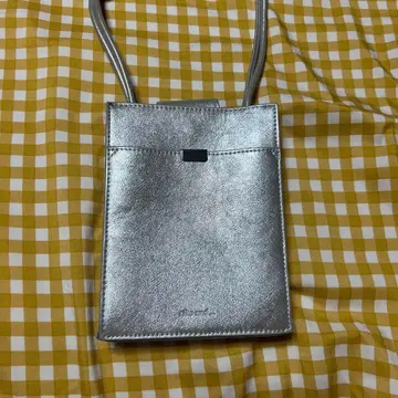 실버 숄더백 합성 피혁