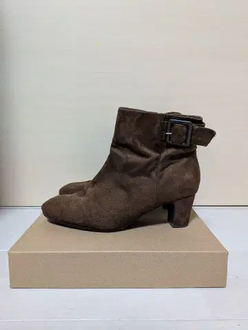 브라운 스웨이드 숏부츠 버클 포함 25cm