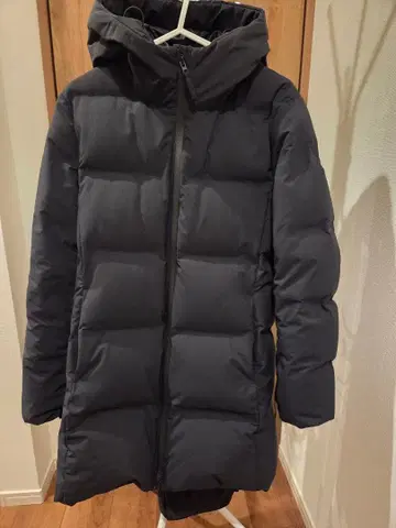 UNIQLO 심리스 다운 숏코트 M 사이즈 블랙