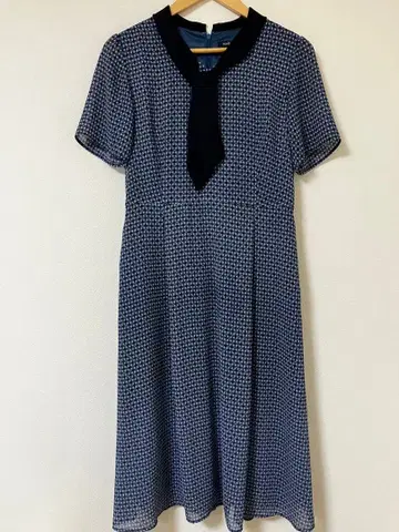 보타이 A라인 원피스