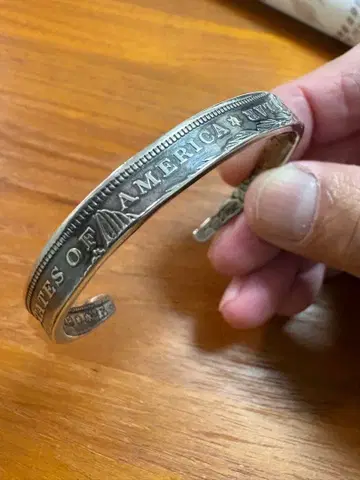 실버 코인 디자인 뱅글