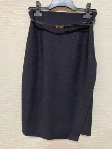 다크 네이비 타이트 스커트 무릎 기장 벨트 포함