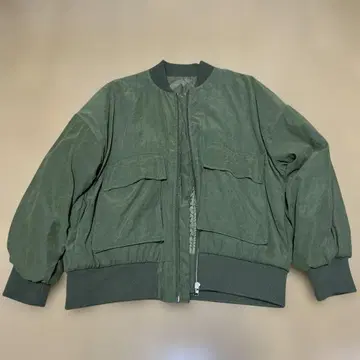 올리브 그린 봄버 자켓