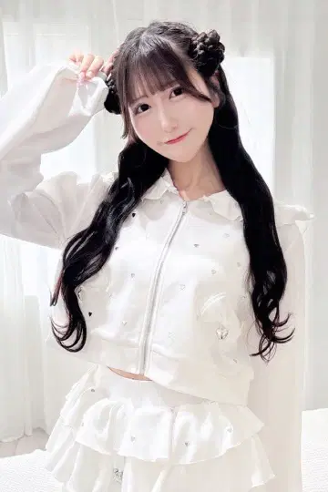 MARS 하트 스터드 숏 후드티 화이트 후드티만