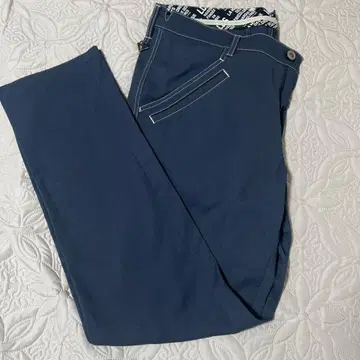 네이비 스트레이트 팬츠 자수 로고 포함