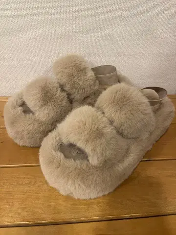 미사용 시마무라 퍼 샌들 L