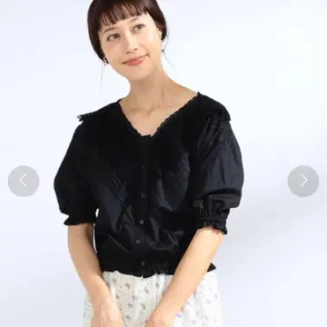 Ray beams 레이스 핀턱 V넥 블라우스