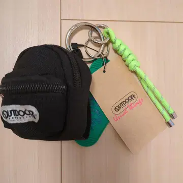 OUTDOOR 블랙 미니 백팩 키링 포함
