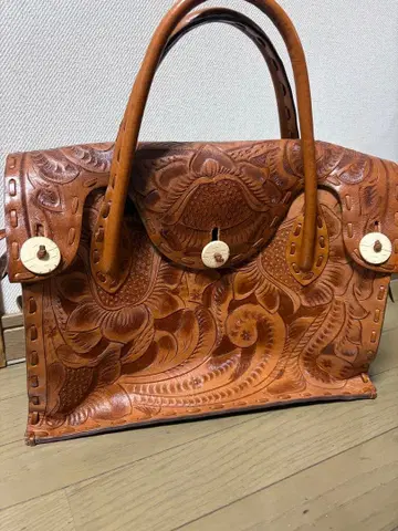 그레이스 콘티넨탈 카빙 백 M 사이즈