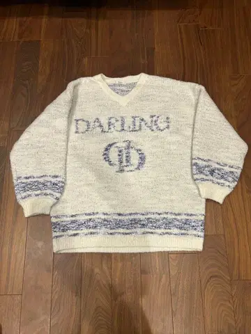 DARLING V넥 니트 스웨터