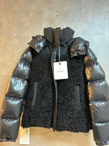 MONCLER 다운 자켓 블랙 미사용 새상품