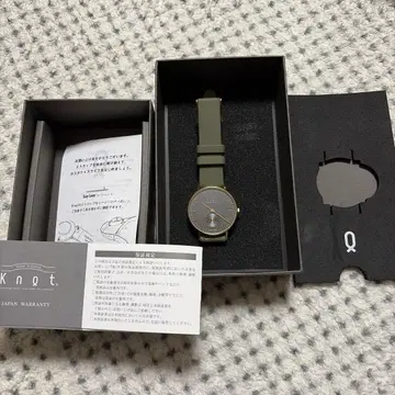 Knot 올리브 그린 손목시계