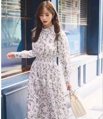 새상품급 프로포션 바디 드레싱 뉴앙스 프린트 플리츠 원피스