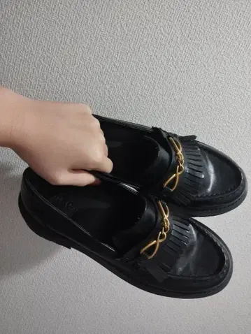 블랙 프린지 로퍼 통굽 Mila Owen