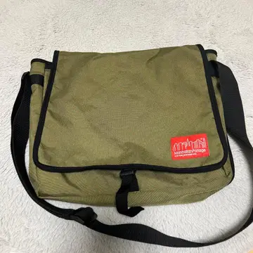 맨하탄 파우타지 메신저백 카키