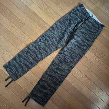 CARHARTT 카고 팬츠 카모 패턴 24인치