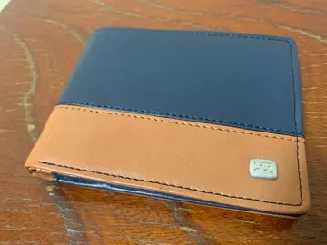 새상품 Billabong 2단 접이식 지갑