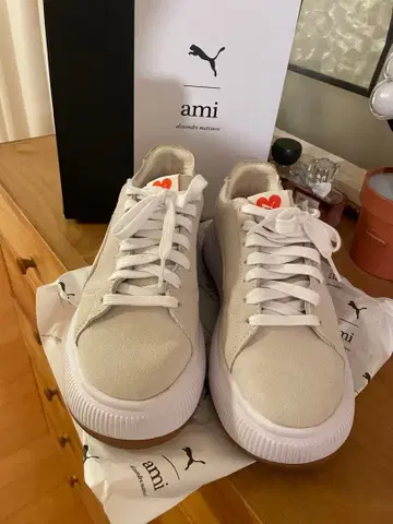 PUMA ami 콜라보 스니커즈 베이지