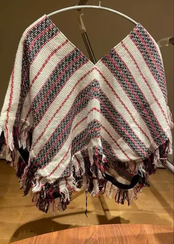 sacai lucl 스트라이프 패턴 프린지 부착 판초