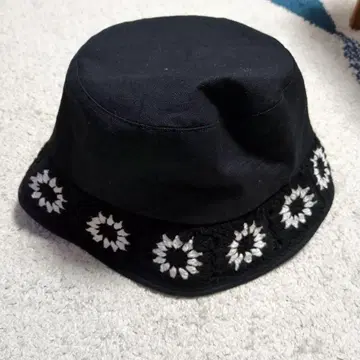 ANNA SUI 꽃 니트 모티브 버킷햇