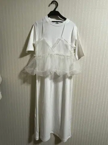 AZUL BY Mussy 티어드 프릴 반팔 롱 원피스