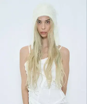 [ VIAVANDA ] FLUFFY BEANIE