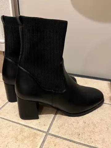 블랙 니트 삭스 부츠