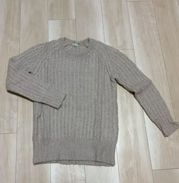 DRESSTIERIOR 베이지 긴팔 니트